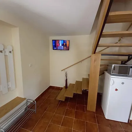 In - Balaton 18019 Badacsony