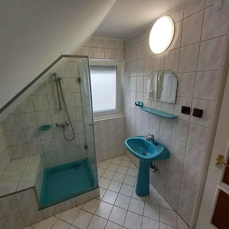 In - Balaton 18019 * Badacsony