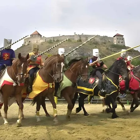 In - Balaton 18019 Badacsony