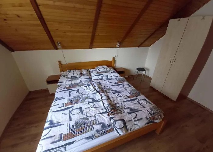 In - Balaton 18019 * Badacsony